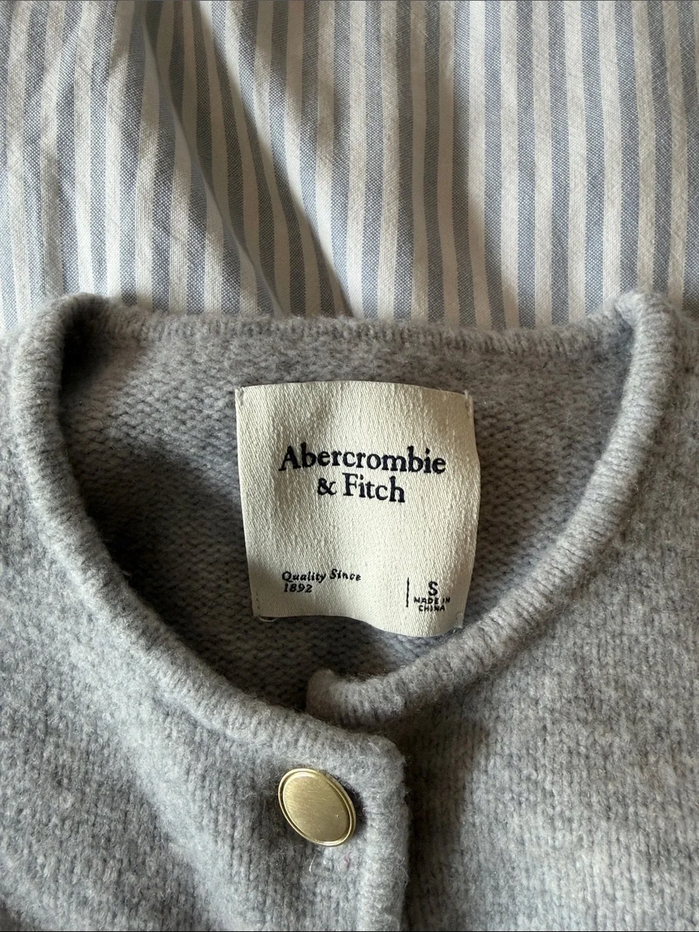 Abercrombie & Fitch Light Gray Button-Up Knit Cardigan - Picture 2 of 5